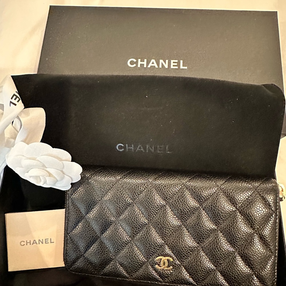 Chanel Black caviar wallet
